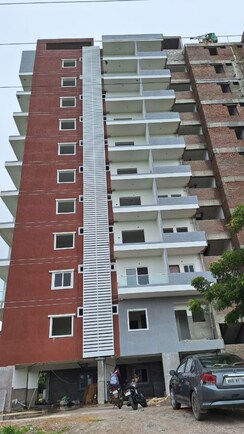 4 BHK + Pooja Room,Servant Room,Study Room,Extra Room,Basement,Store Room Apartment For Sale in Aaditris Empire Apartments
