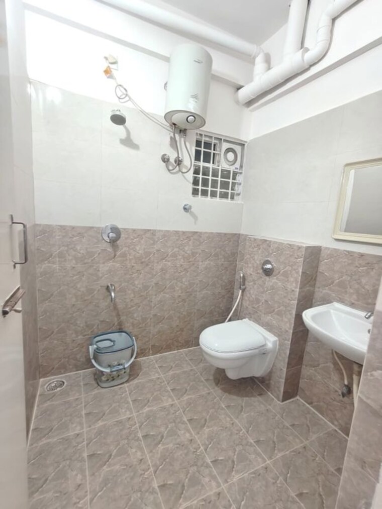 Bathroom, hsr layout sector 2 2 Bedroom 1150 Sq.Ft. Builder Floor In Hsr Layout Sector 2 Bangalore 10314061