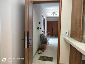 3 BHK Apartment – Entrance View at Kumar Sienna, Magarpatta Road - for Rent