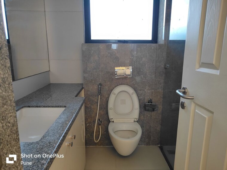 Bathroom, kumar-sienna 3 Bedroom 1641 Sq.Ft. Apartment In Magarpatta Road Pune 10314126