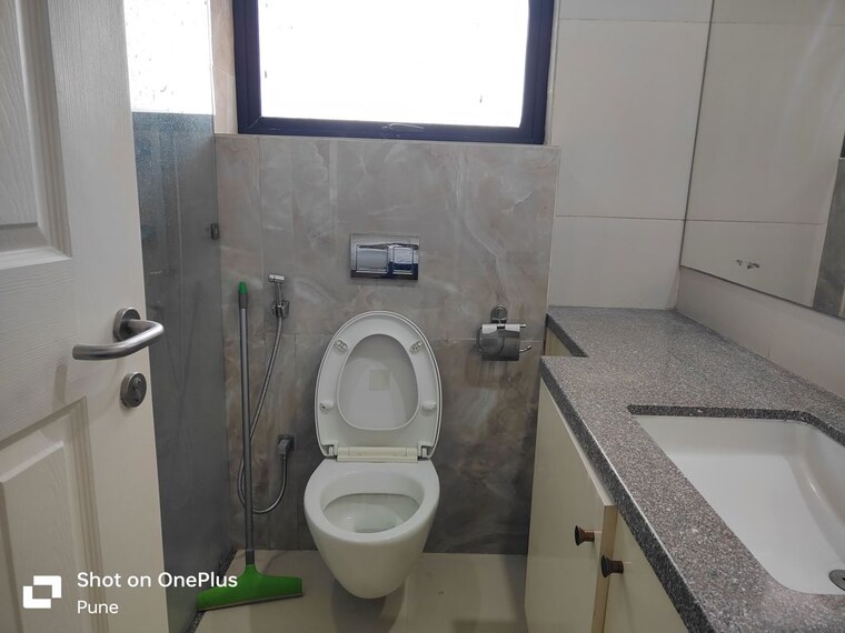 Bathroom, kumar-sienna 3 Bedroom 1641 Sq.Ft. Apartment In Magarpatta Road Pune 10314126