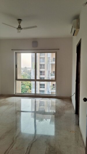Room in 4 BHK Apartment at Marvel Bounty, Hadapsar – for Rent
