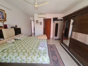 Bedroom in 3 BHK Apartment at Mhada Colony – for Rent