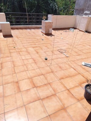 Parking in 2 BHK Independent House at RWA Apartments Sector 52, Sector 52 – for Rent