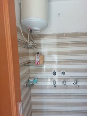 Bathroom in 2 BHK Builder Floor at Sector 27 – for Rent