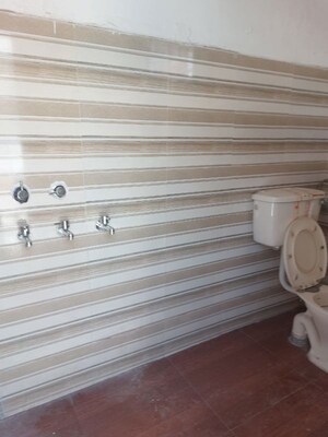 Bathroom in 2 BHK Builder Floor at Sector 27 – for Rent