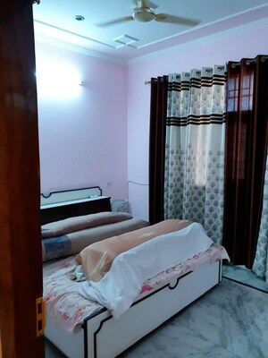 Bedroom in 2 BHK Builder Floor at Sector 35 – for Rent