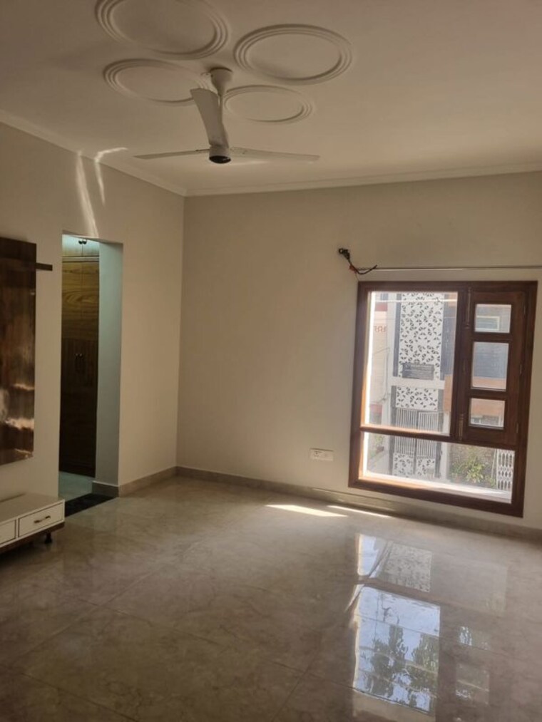 Room, sector 34 2 Bedroom 1500 Sq.Ft. Builder Floor In Sector 34 Chandigarh 10314230