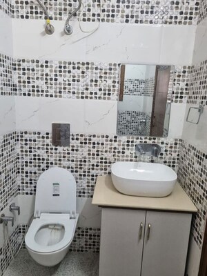 Team Area in 2 BHK Builder Floor at Sector 34 – for Rent