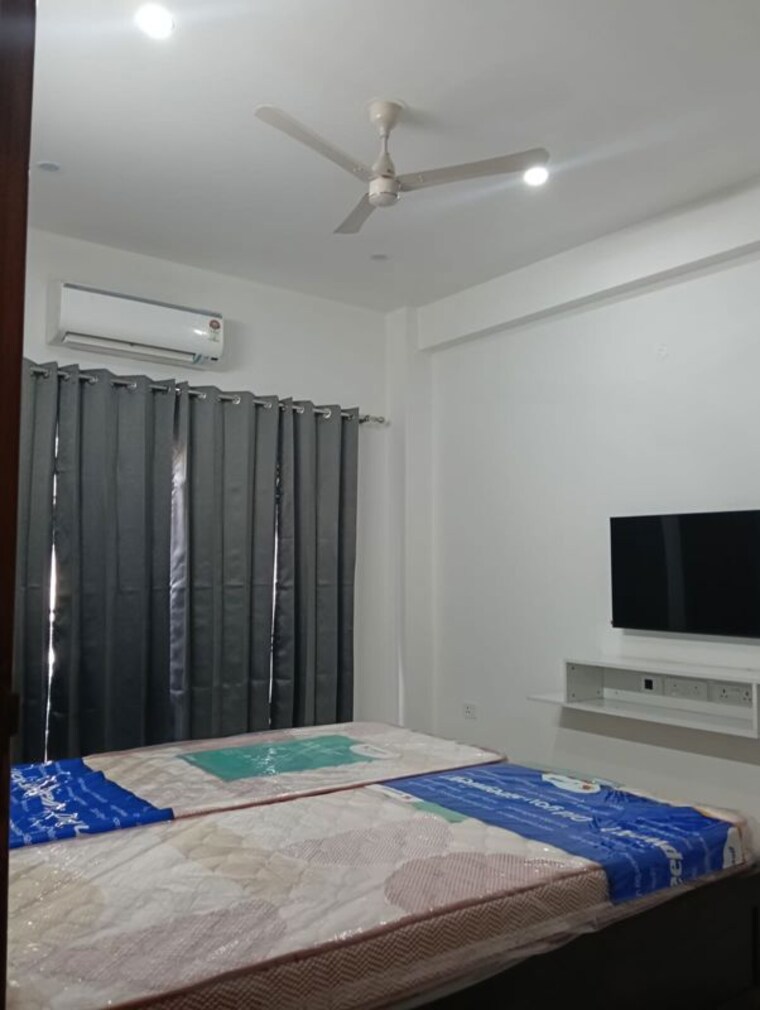 Bedroom, old dlf 2 Bedroom 1200 Sq.Ft. Builder Floor In Old Dlf Gurgaon 10314236