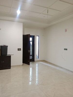 Room in 2 BHK Builder Floor at Huda – for Rent