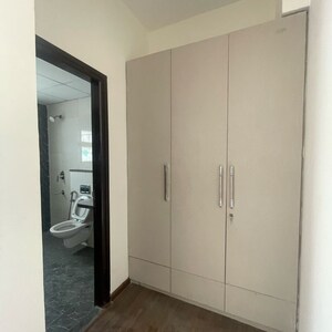 Room in 3 BHK Apartment at BPTP Amstoria, Sector 102 – for Rent