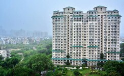 3 BHK + Servant Room Apartment For Rent in DLF Regency Park II
