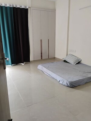 Bedroom in 3 BHK Apartment at H R Buildcon Elite Homz, Sector 77 – for Rent