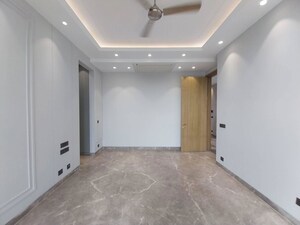Master Bedroom in 4 BHK Builder Floor at Green Park – for Rent