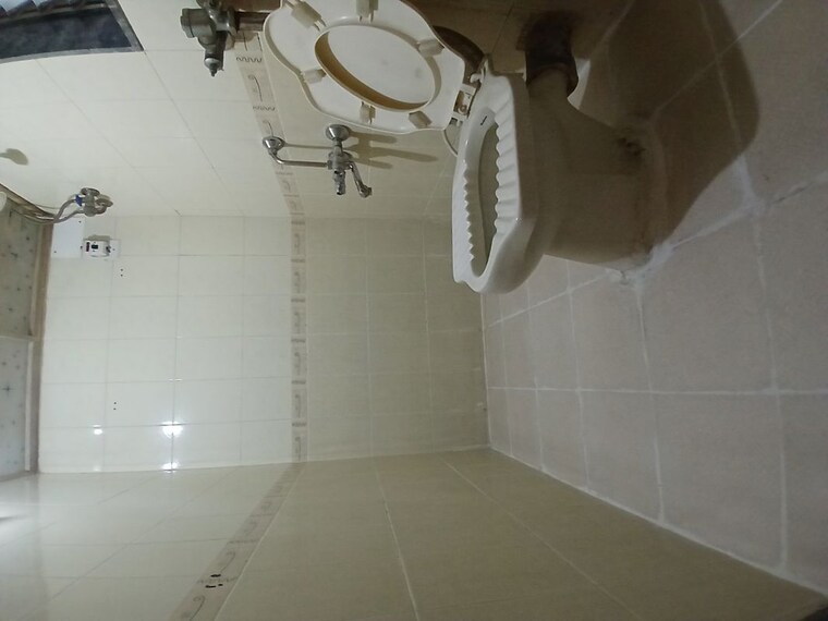 Bathroom, sadguru-complex-i 2 Bedroom 1050 Sq.Ft. Apartment In Goregaon East Mumbai 10314274