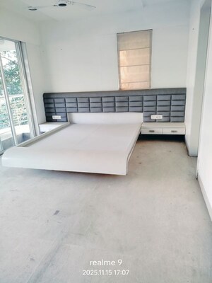 Room in 4 BHK Apartment at Supreme Pallacio, Baner – for Sale