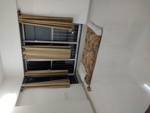 Furnished Amenities in 3 BHK Apartment at Borivali West – for Rent