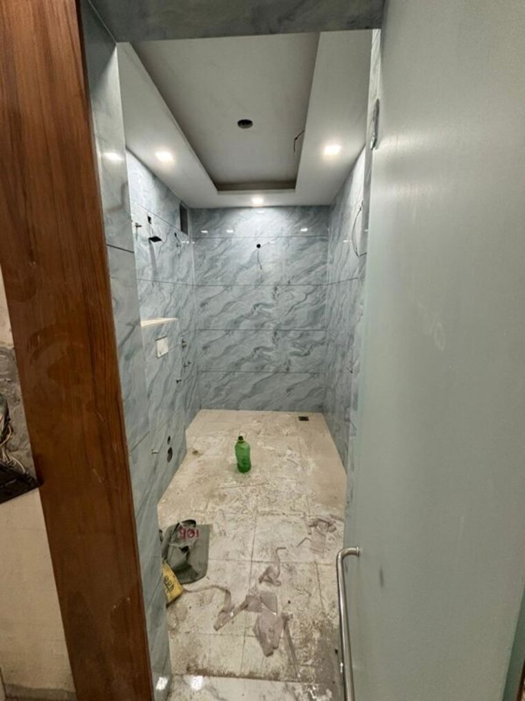 Bathroom, new industrial township 2 5 Bedroom 1800 Sq.Ft. Builder Floor In New Industrial Township 2 Faridabad 10314345