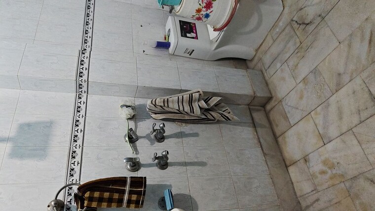 Bathroom, kavi nagar block m 2.5 Bedroom 1200 Sq.Ft. Builder Floor In Kavi Nagar Block M Ghaziabad 10314354