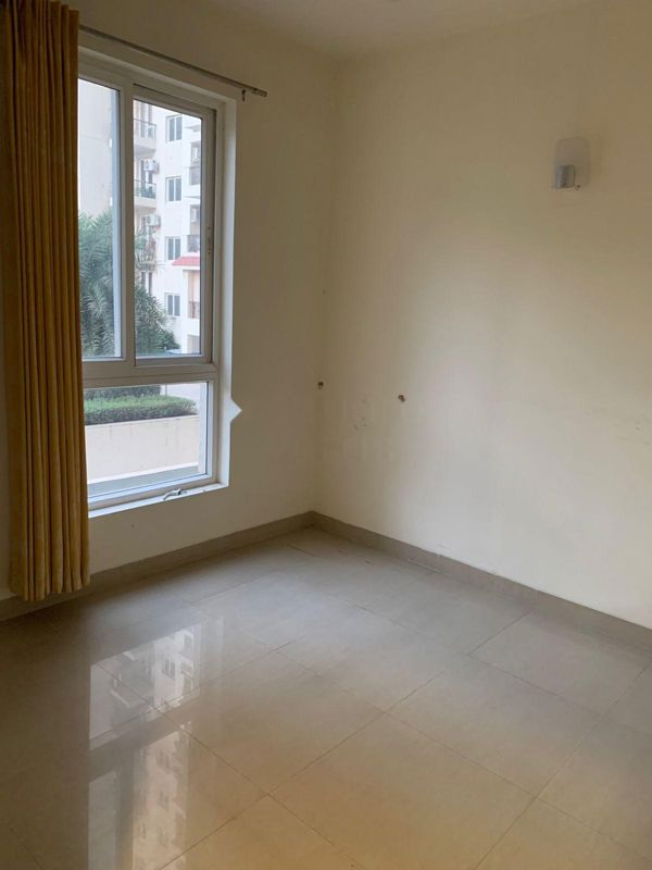 3.5 BHK 1350 Sq.Ft. Apartment in Emaar Emerald Estate