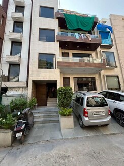 5 BHK + Pooja Room,Study Room,Extra Room,Basement,Store Room Builder Floor For Sale in Sainik Colony