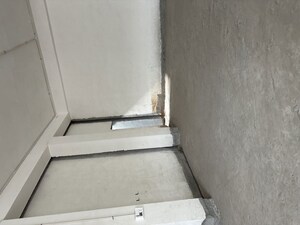 Staircase in  Showroom at Dlf Industrial Area – for Rent