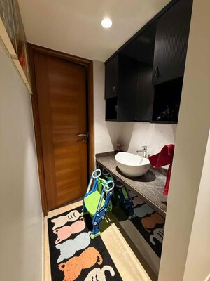 Team Area in 2 BHK Apartment at Fantasia Apartment, Santacruz West – for Rent