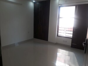 Room in 2 BHK Builder Floor at Sector 45 – for Rent