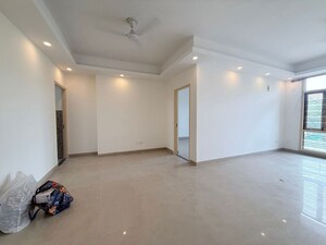Room in 3.5 BHK Builder Floor at Sushant Lok 3, Sector 57 – for Rent