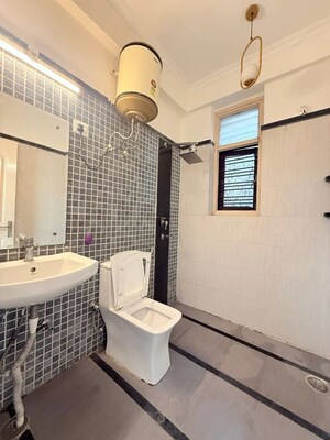 Team Area in 3.5 BHK Builder Floor at Sushant Lok 3, Sector 57 – for Rent