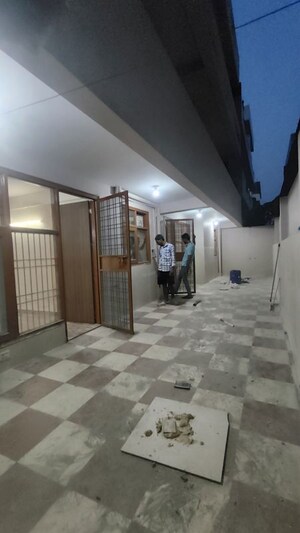 Room in 2 BHK Builder Floor at Sector 45 – for Rent