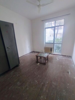 Room in 3 BHK Apartment at Vatika Lifestyle Homes, Sector 83 – for Rent