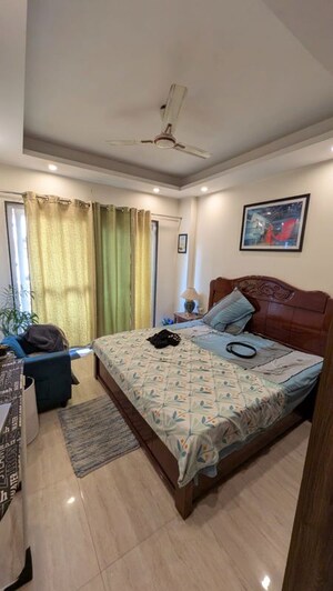 Bedroom in 2 BHK Builder Floor at Sector 45 – for Rent