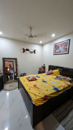 Bedroom in 2 BHK Builder Floor at Sector 45 – for Rent