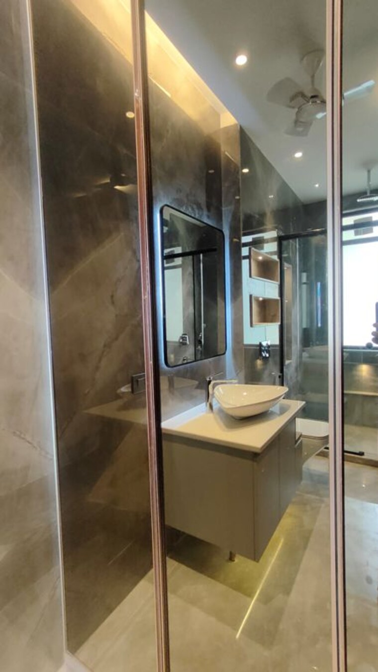 Bathroom, green-wood-city 3 Bedroom 2480 Sq.Ft. Builder Floor In Sector 45 Gurgaon 10314433
