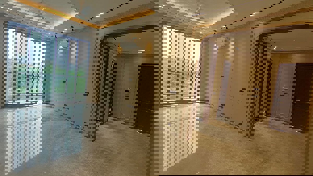 3 BHK + Servant Room 2480 Sq.Ft. Builder Floor in Green Wood City