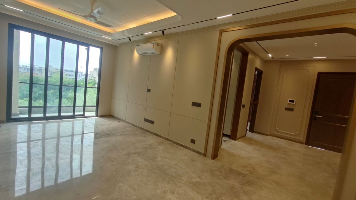 3 BHK + Servant Room Builder Floor For Sale in Green Wood City