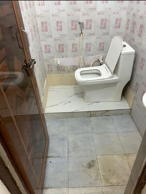 Bathroom in 1 RK Builder Floor at ABCZ East Sapphire, Sector 45 – for Rent