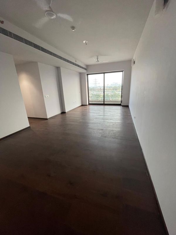 4 BHK + Servant Room Apartment For Sale in Godrej Air Sector 85