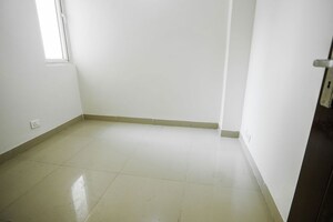 Room in 3.5 BHK Apartment at Migsun Vilaasa, Eta Ii Greater Noida – for Sale