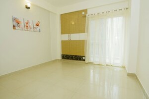 Room in 3.5 BHK Apartment at Migsun Vilaasa, Eta Ii Greater Noida – for Sale