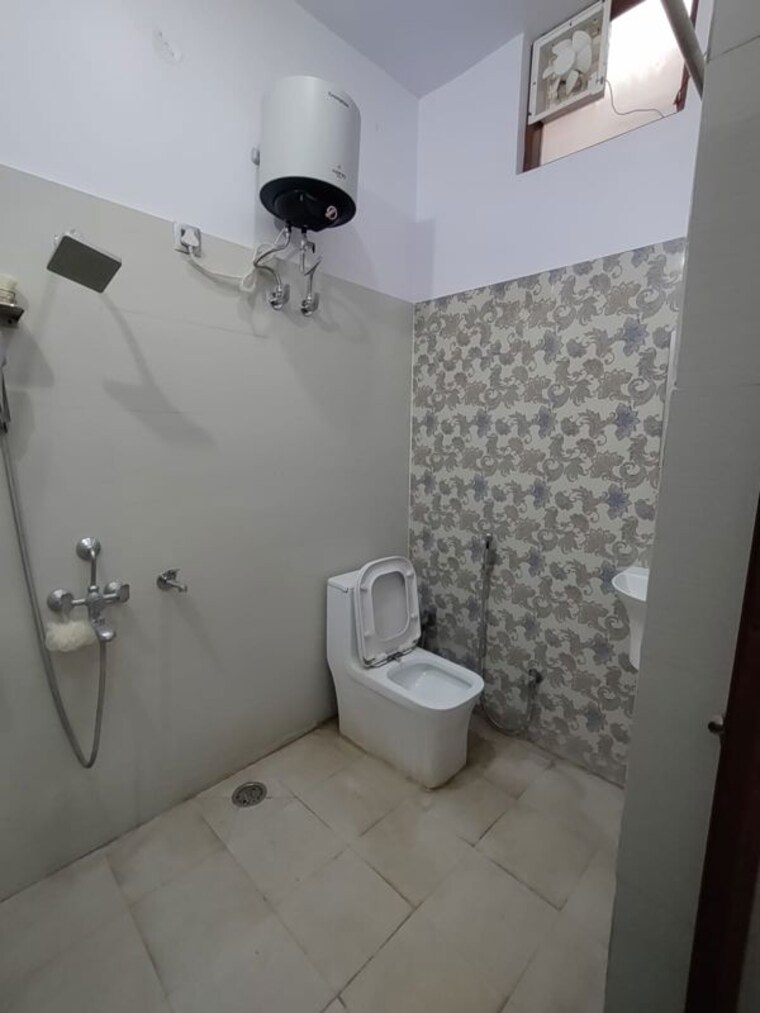 Bathroom, viraj khand 2 Bedroom 1650 Sq.Ft. Independent House In Viraj Khand Lucknow 10314510