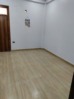 Room in 2 BHK Independent House at Viraj Khand – for Rent