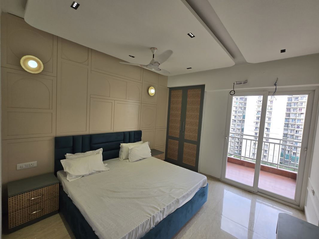 3 BHK + Extra Room,Store Room Apartment For Rent in Uattardhona