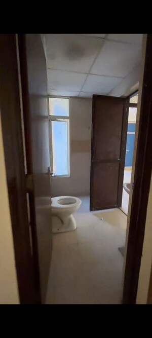 Bathroom in 3 BHK Apartment at Kbnows Apartment, Sector 16 Greater Noida – for Rent