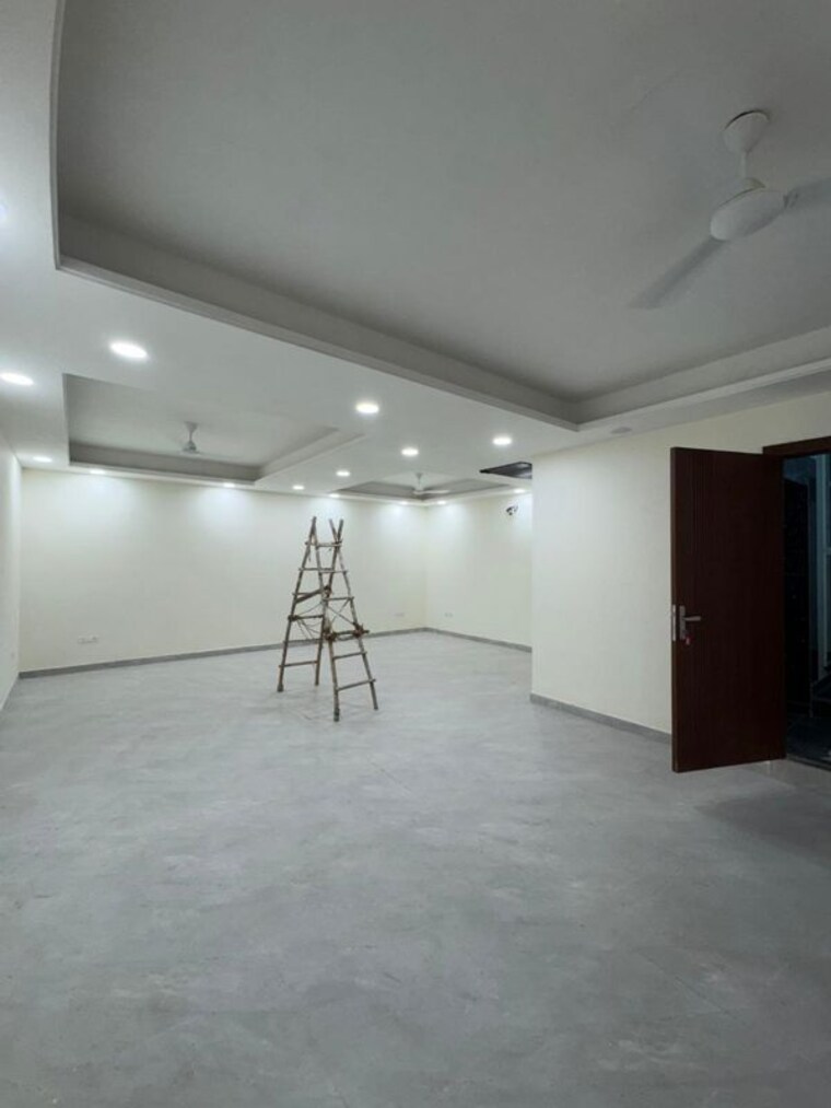 Room, shivalik colony Commercial Office Space 1800 Sq.Ft. In Shivalik Colony Delhi 10314553