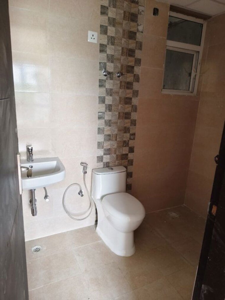 Bathroom, signature-global-park-4-and-5 2 Bedroom 1020 Sq.Ft. Builder Floor In Sohna Sector 36 Gurgaon 10314540