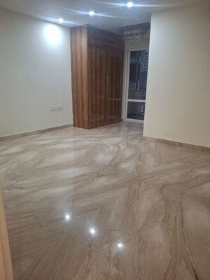 Room in 4 BHK Builder Floor at Sushant Lok I – for Sale