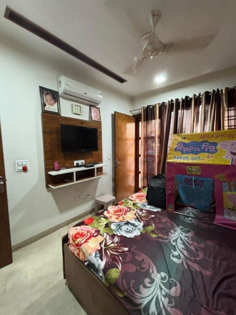 Bedroom, sector 80 3 Bedroom 1800 Sq.Ft. Builder Floor In Sector 80 Mohali 10314568